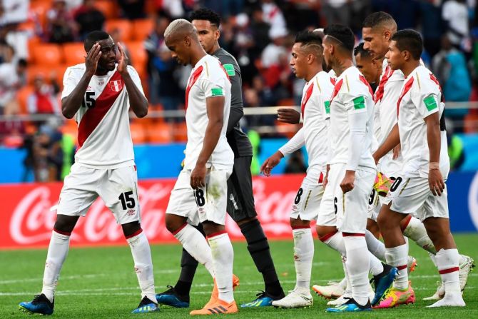 Tras su derrota contra Francia, la selección de Perú quedó matemáticamente eliminada del Mundial de Rusia 2018. Con este resultado tiene cero puntos y Francia sube a la cabecera del Grupo C con 6 puntos. Perú se prepara para enfrentar a Australia el 26 de junio en Sochi.