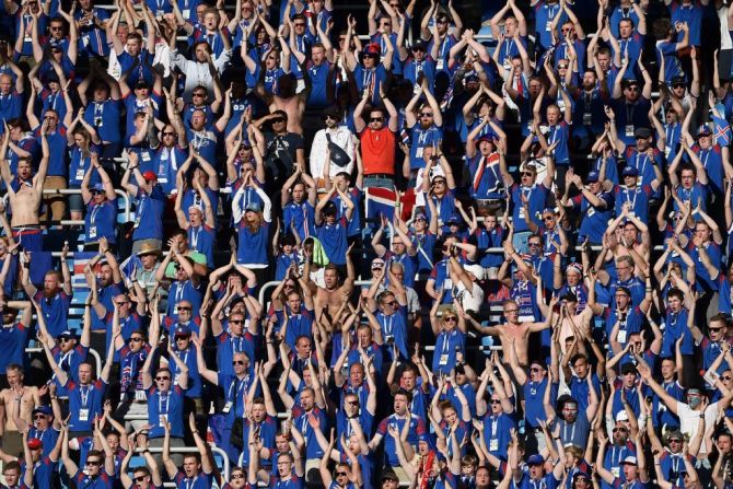 Los fanáticos mostraron su apoyo a la selección durante todo el partido contra Nigeria.