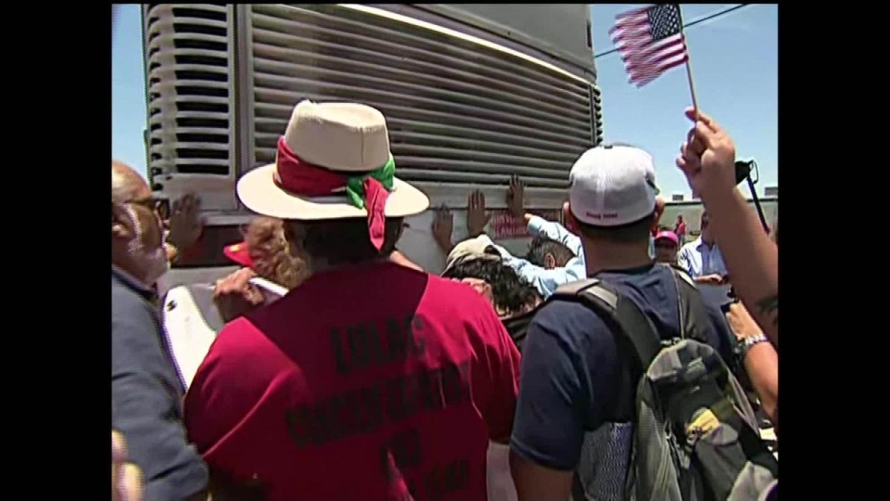 CNNE 537124 - "¡liberen a los ninos!"- protestas en texas contra la detencion de inmigrantes