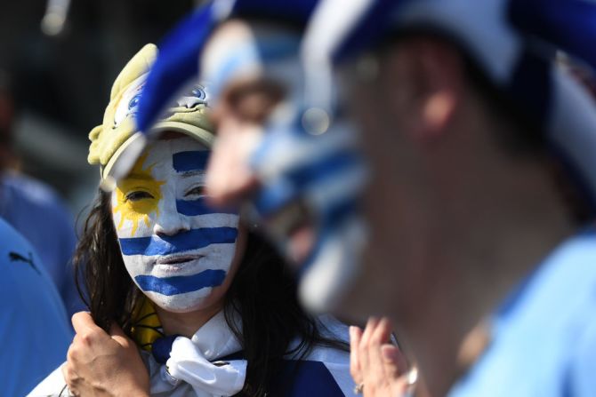 Antes de su tercer partido en la fase de grupos, Uruguay llega con dos victorias frente a Egipto y Arabia Saudita y dos goles a favor. Los suramericanos buscan vencer al local, Rusia, y pasar primeros en la tabla de posiciones a octavos de final.