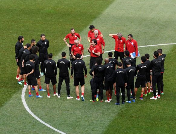 Los ‘Faraones’ se preparan para su último partido mundialista frente a Arabia Saudita en el Volgograd Arena de Volgogrado. Egipto llegó con cero puntos y cuatro goles en contra luego de jugar frente a Uruguay y Rusia en el Grupo A. y se despide de la Copa Mundial de Fútbol.