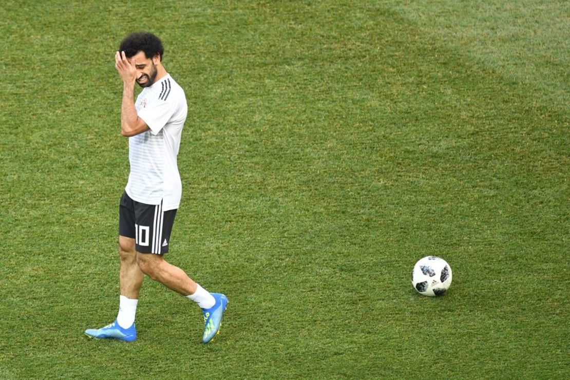 El delantero egipcio Mohamed Salah durante la sesión de calentamiento en el último partido de Egipto en el Grupo A del Mundial Rusia 2018 el 25 de junio de 2018.