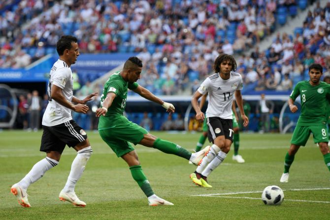Salem Aldawsari de Arabia Saudita le dio la victoria a su equipo al anotar el segundo gol contra Egipto, dejando a los faraones en el último lugar del Grupo A. Arabia saudita se con una victoria 2-1 en el Mundial de Fútbol de la FIFA Rusia 2018 tras ganarle a Egipto y perder contra Rusia y Uruguay.