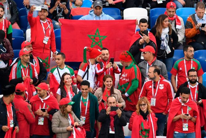 A Spain's fan waves before the Russia 2018 World Cup Group B football match between Spain and Morocco at the Kaliningrad Stadium in Kaliningrad on June 25, 2018. (Photo by OZAN KOSE / AFP) / RESTRICTED TO EDITORIAL USE - NO MOBILE PUSH ALERTS/DOWNLOADS.