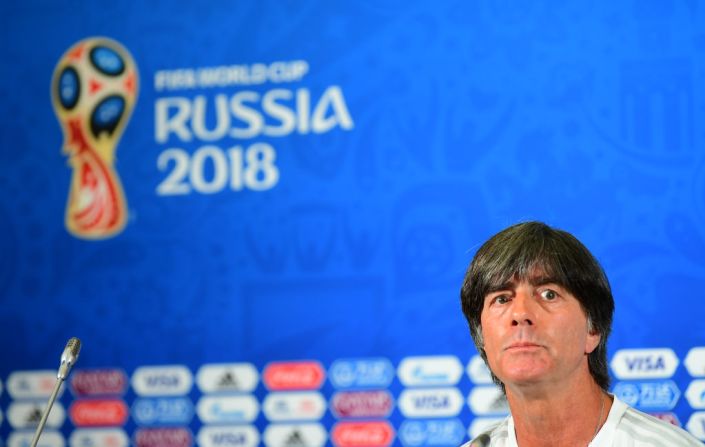 El director técnico Joachim Loew en una rueda de prensa previo al partido.