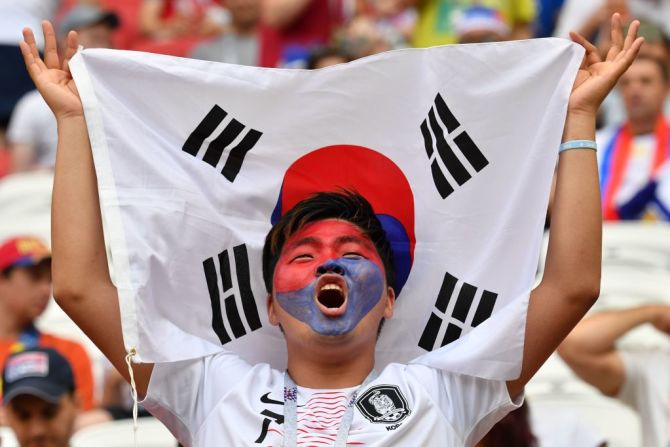 Los fanáticos de Corea del Sur no pierden la emoción.