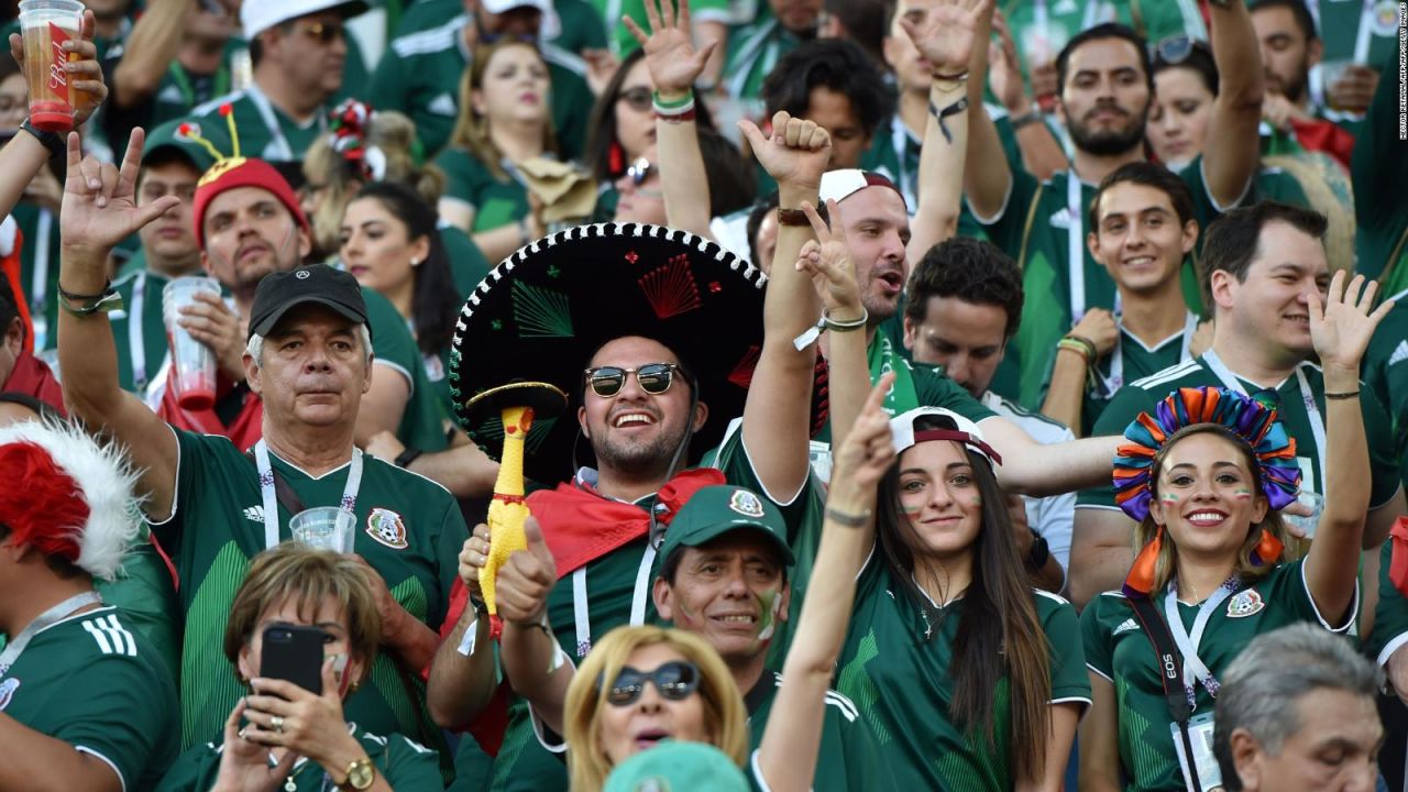 CNNE 538218 - asi celebra mexico en rusia tras clasificar a octavos