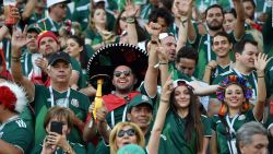 CNNE 538218 - asi celebra mexico en rusia tras clasificar a octavos