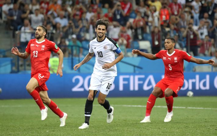 Un autogol de rebote por el penal de Bryan Ruiz le dio el empate a Costa Rica.