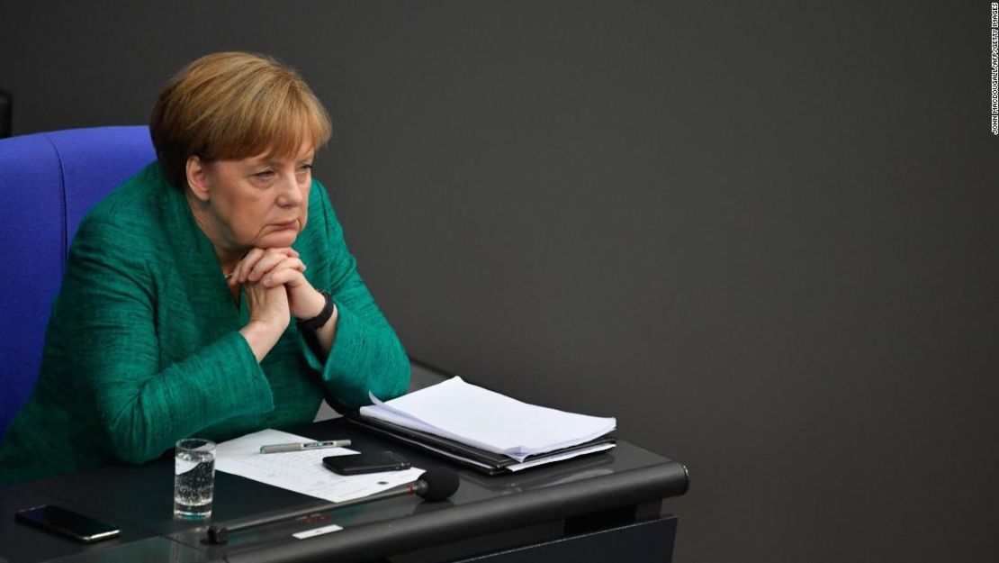 La canciller alemana Angela Merkel durante una sesión en el Bundestag en Berlin, el 28 de junio de 2018.