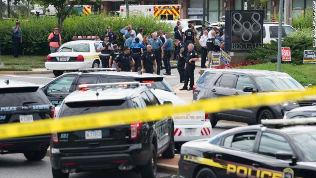 Cinco personas murieron este jueves y otras más resultaron heridas durante un tiroteo en el edificio del periódico Capital Gazette en Annapolis, Maryland.