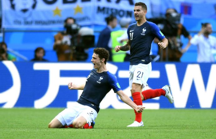 En el segundo tiempo, Argentina se puso adelante con gol de Mercado. Pero el desconocido Pavard (foto) empataría de nuevo para Francia.