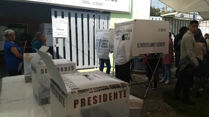 Centro de votación en el Estado de México.