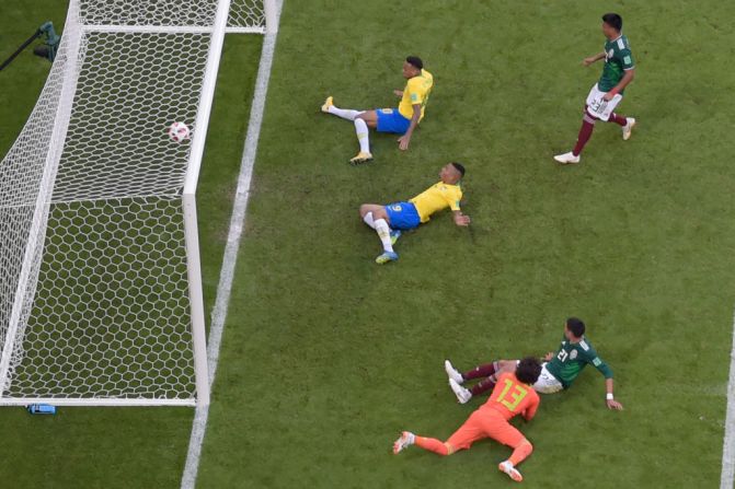 Vista aérea del gol de Neymar ante México al minuto 50.