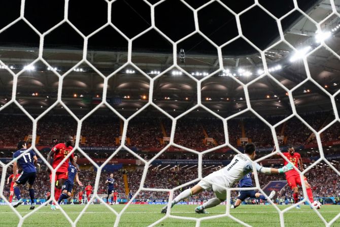 En el último minuto Nacer Chadli anotó el gol de la victoria para Bélgica, clasificando al equipo europeo a cuartos de final. Bélgica 3-2 Japón.