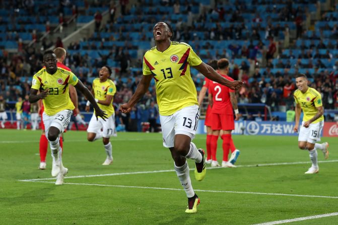 Yerry Mina de Colombia celebra el gol del empate ante Inglaterra que les lleva a la prórroga.