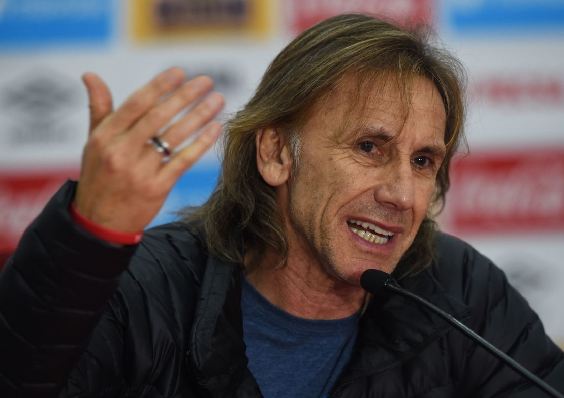 Ricardo Gareca, durante la conferencia de prensa que brindó este martes en Lima, Perú. ¿Seguirá como director técnico de la selección peruana? Aseguró que ahora está dispuesto a escuchar ofertas.