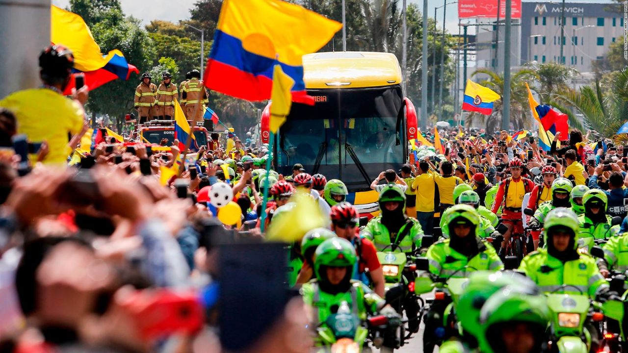 CNNE 541290 - el impresionante recibimiento a la seleccion colombia en bogota