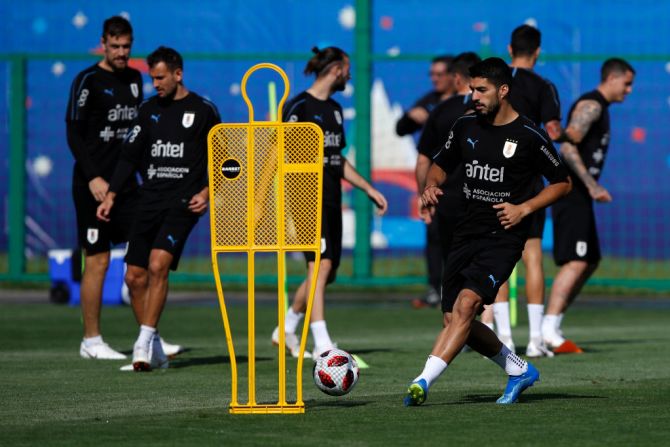 Luis Suárez de Uruguay en el entrenamiento previo al partido contra Francia.