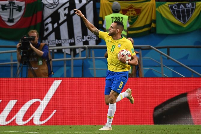 Renato Augusto marca en el minuto 76 y pone el partido Brasil 1 -2 Bélgica.