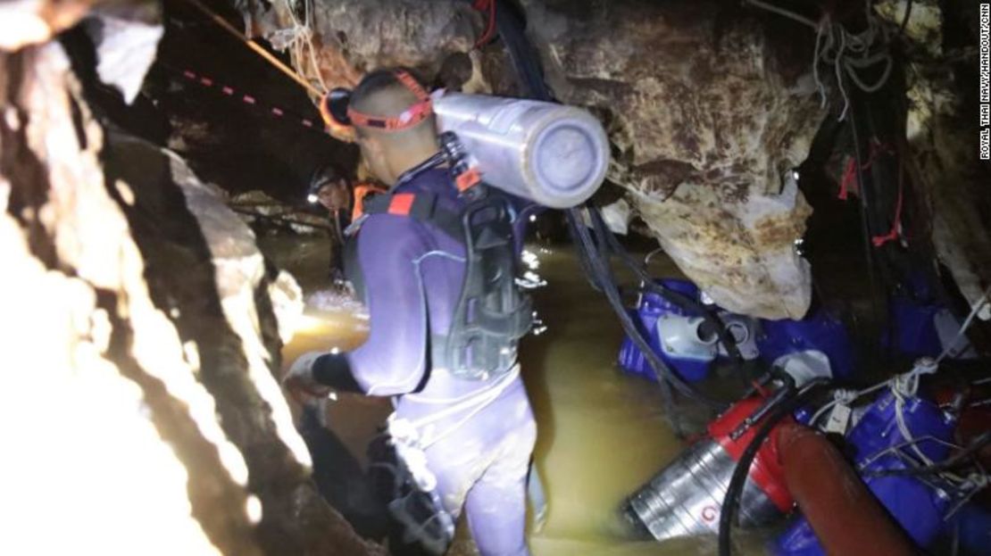 Operativo de rescate en la cueva de Tailandia donde estaban atrapados 12 niños y su entrenador.