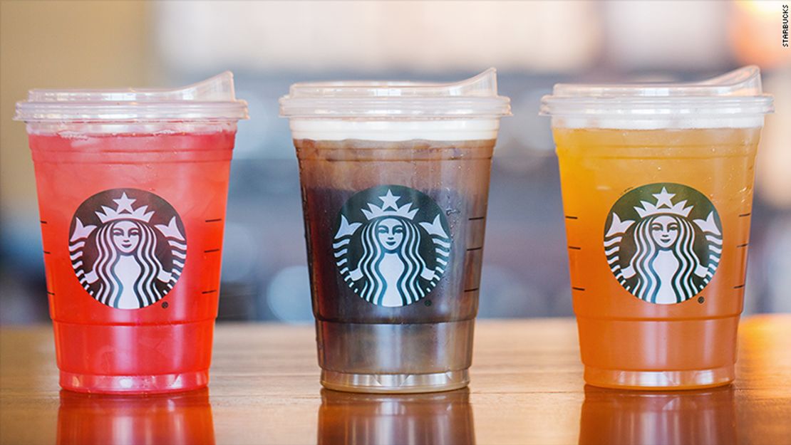 Starbucks comenzará a desplegar las nuevas tapas para todas las bebidas en unos meses,