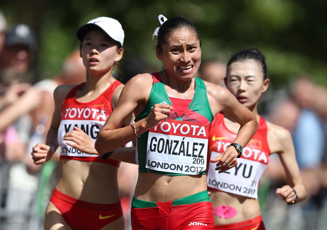 Lupita González, en primer plano, en los 20 kilómetros Marcha del Mundial de 2017 en Londres.