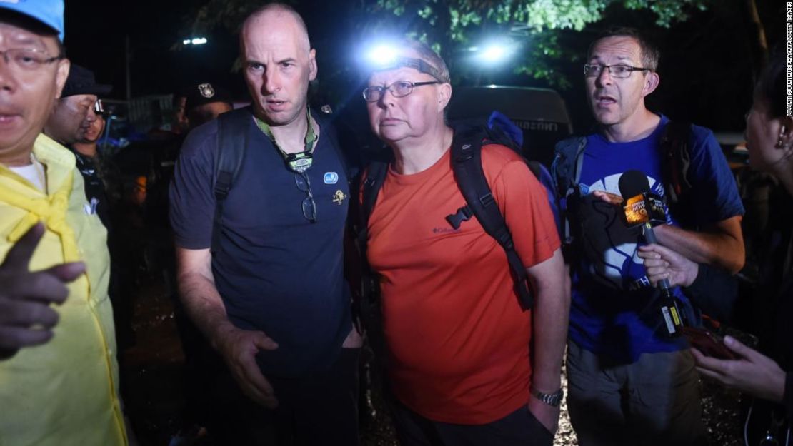 Los tres buzos británicos, Rick Stanton, Robert Harper y John Volanthen llegaron a Khun Nam Nan Non cerca de la cueva Tham Luang el 27 de junio de 2018.