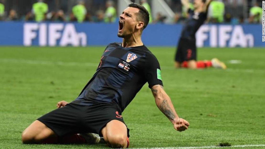 Lovren celebra después de la victoria de cuartos de final sobre Rusia.