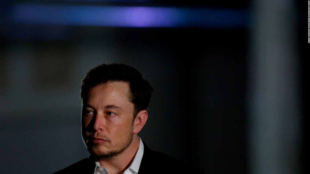 CNNE 544590 - elon musk descalifica a uno de los rescatistas del equipo de futbol en tailandia