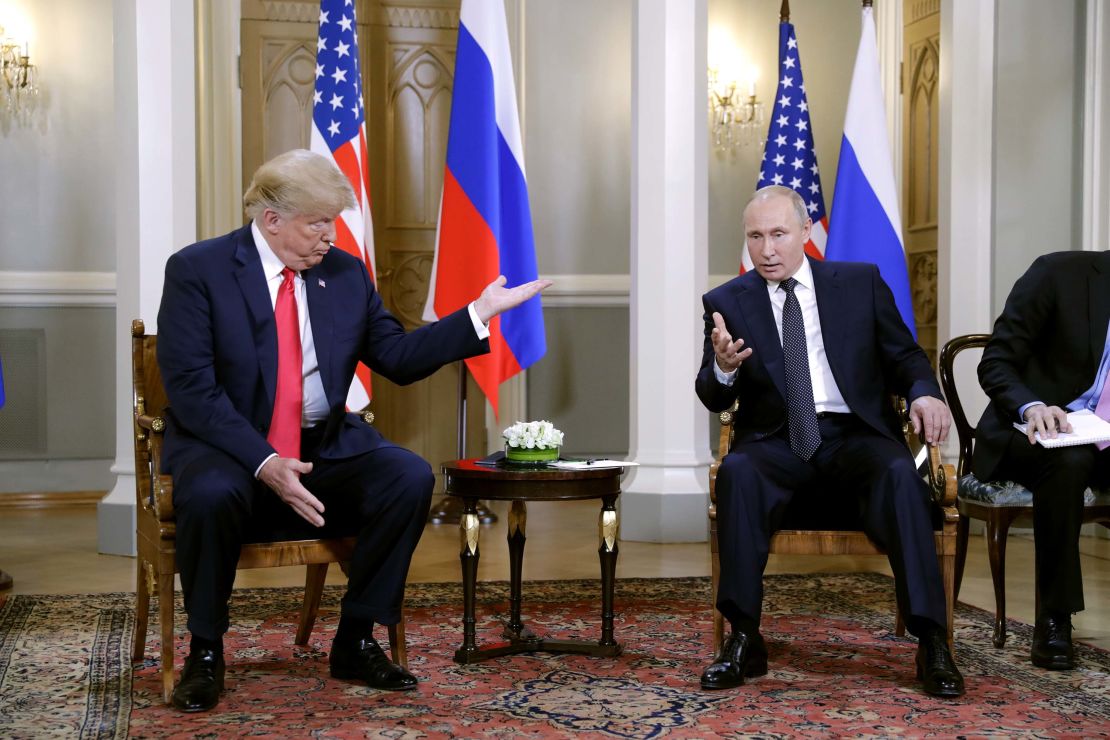 El presidente de Estados Unidos Donald Trump con su homólogo ruso Vladimir Putin en la cumbre de Helsinki el 16 de julio de 2018.