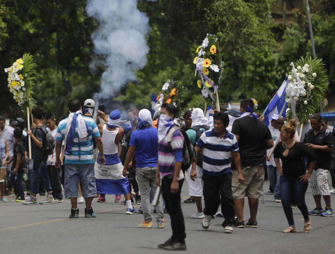 Multitudinario entierro este lunes 16 de julio de uno de los estudiantes muertos durante las manifestaciones contra grupos del Gobierno.