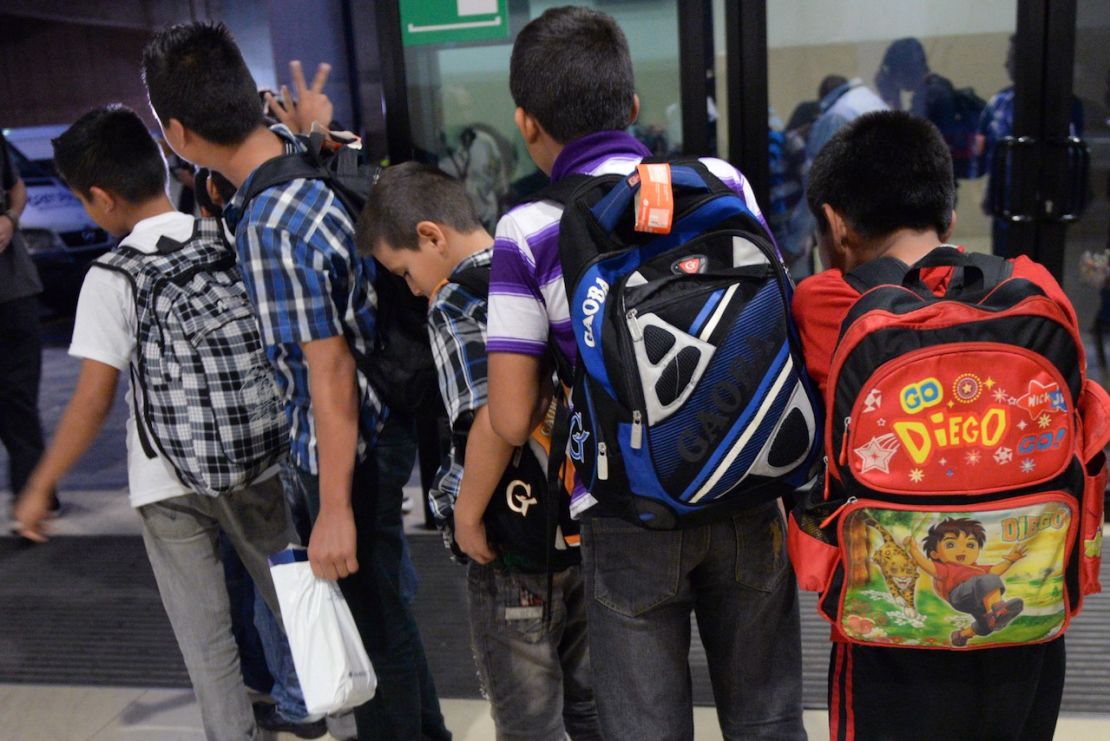 Foto de archivo. Un grupo de niños de Centroamérica fueron deportados el 14 de julio de 2014 tras intentar cruzar ilegalmente la frontera de México con Estados Unidos.