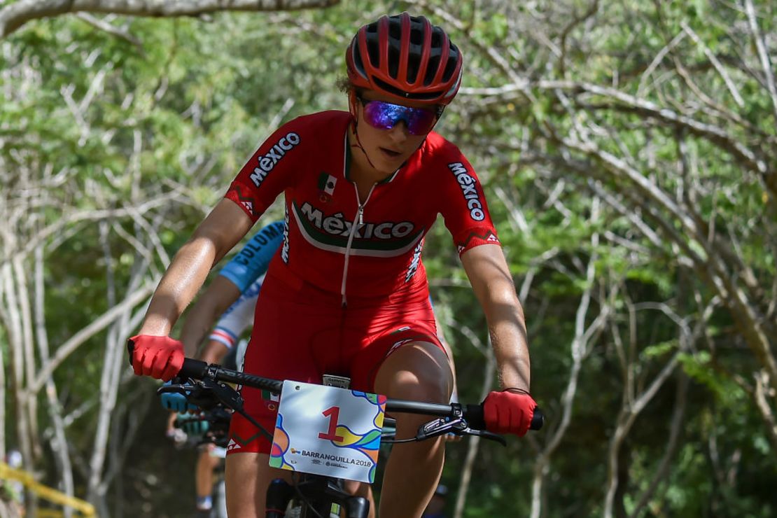 Daniela Campuzano de México ganó medalla de oro en la disciplina de ciclismo de montaña categoría femenino.