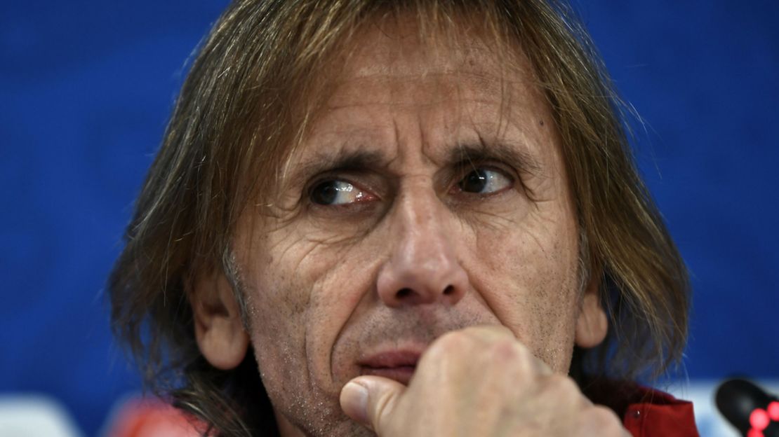 Ricardo Gareca sigue analizando si acepta seguir en Perú o no.