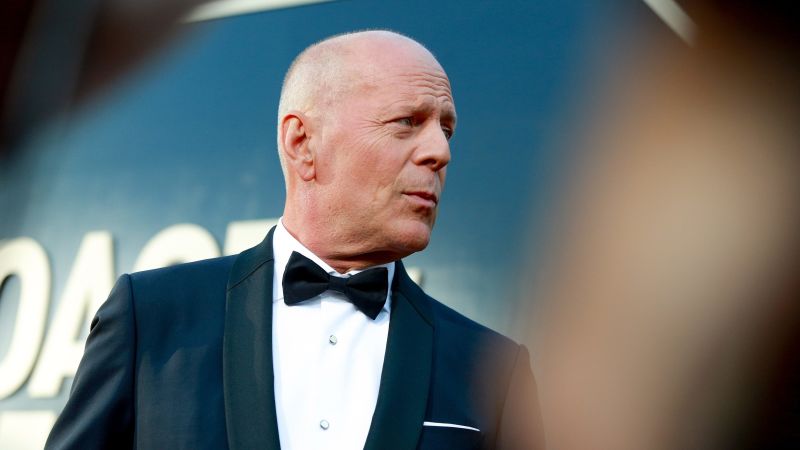 Bruce Willis dejará la actuación por problemas de salud, informó su familia | CNN