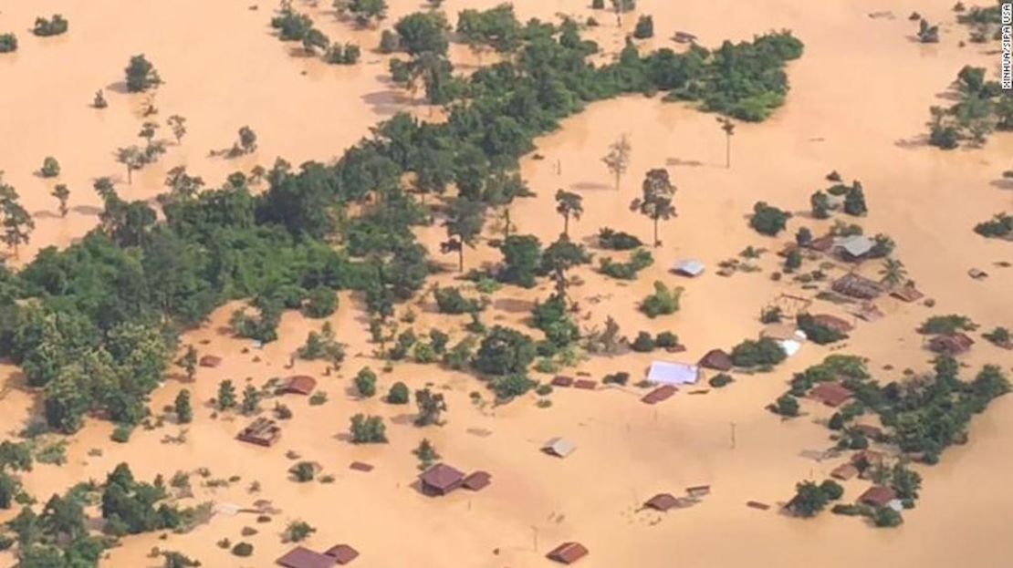 Esta foto tomada el 24 de julio de 2018 muestra un área inundada por el desbordamiento de la represa en Attapeu, Laos.