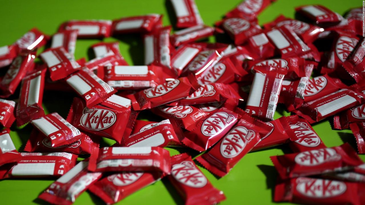 CNNE 547454 - #lacifradeldia- nestle lucha para mantener el kit kat