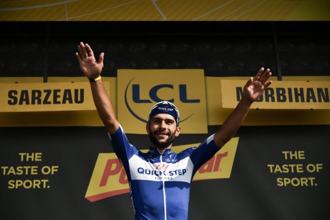 Fernando Gaviria — El joven pedalista, oriundo de La Ceja, Antioquia, ha tenido una excelente actuación en el Tour de 2018, pues ha ganado dos etapas. La primera la coronó en el arranque de la vuelta, entre Noirmoutier-en-l'Île y Fontenay-le-Comte, el 7 de julio de 2018. Y repitió victoria tres días después al llegar primero en la etapa 4 entre La Baule y Sarzeau.