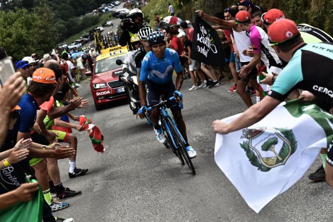 Nairo Quintana — Sus piernas de acero le valieron el segundo lugar en la clasificación general de ese año. Después de tener participaciones sobresalientes en los años siguientes, Quintana volvió a ganar una etapa de esta competencia el 25 de julio de 2018 en la etapa 17 entre Bagnères-de-Luchon y Saint-Lary-Soulan. Y en julio de 2019 ganó la etapa 18 del Tour entre Embrun y Valloire.