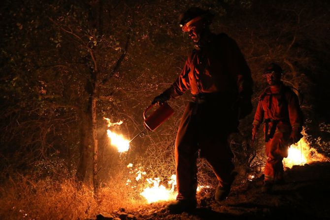 Las autoridades creen que la falla de un vehículo inició el incendio el lunes.