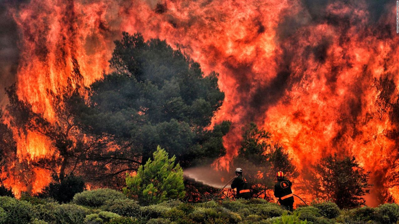 CNNE 548016 - incendios de grecia- la mano del hombre pudiera estar detras de uno de ellos