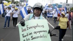 CNNE 548355 - nicaragua- marcha de catolicos en las calles de managua