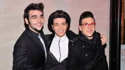 CNNE 548914 - il volo se une con gente de zona