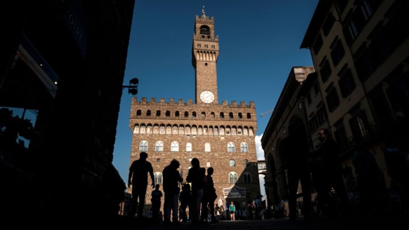 Florencia, Italia. La construcción del palazzo Vecchio, el ayuntamiento de Florencia, comenzó en 1299. Se edificó sobre ruinas romanas que datan del siglo I d.C. (que se pueden ver durante un recorrido por el edificio).