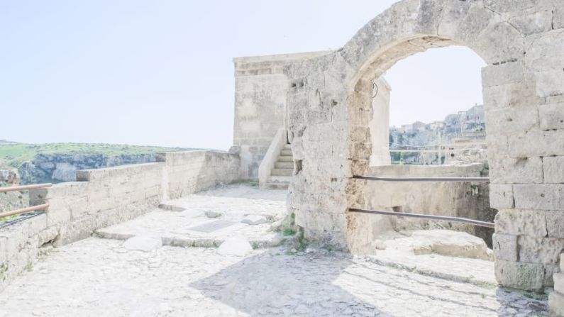 Explorando a través de las fotografías. Scarchilli estudió Fotografía en el Instituto Europeo de Diseño, en Roma. "La fotografía para mí es algo que me puede acercar a un lugar donde pueda ir", dice.