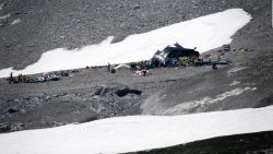 CNNE 550645 - nadie sobrevivio al accidente de un avion turistico en los alpes suizos