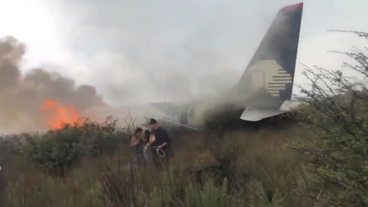 CNNE 551143 - sobrevivientes de accidente demandan a aeromexico