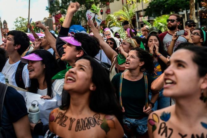 Las protestas contra Iván Duque no fueron únicamente en Bogotá, la capital. En la ciudad de Medellín, las personas también salieron a la calle a manifestar su desacuerdo con el presidente.