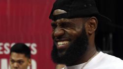 CNNE 551347 - nuevo reto de lebron james- producir un documental